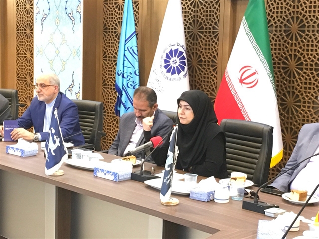 با حضور معاون صنایع‌دستی کشور در اصفهان برگزار شد نشست تخصصی استفاده از ظرفیت‌های سفارتخانه‌ها برای توسعه و ترویج گردشگری و صنایع‌دستی ایران