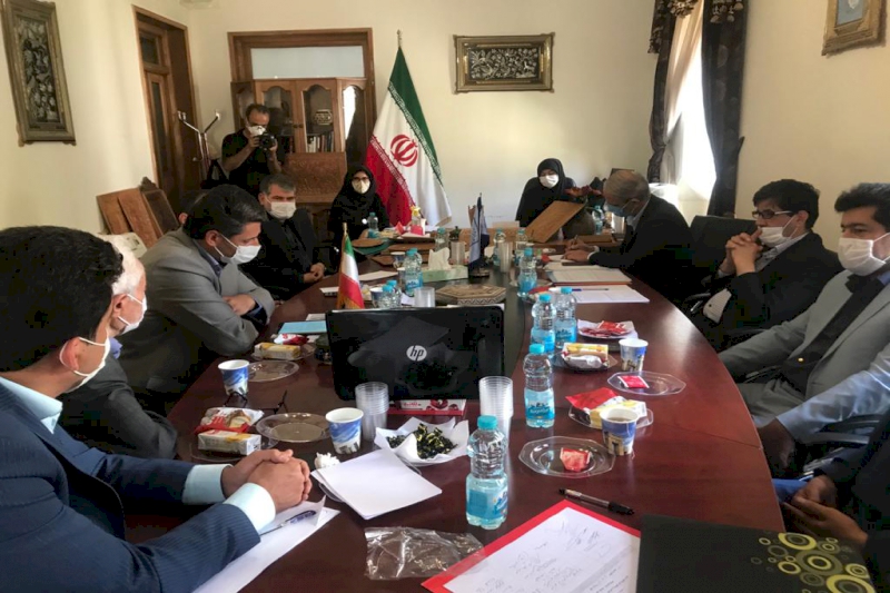 گلپایگان شهر ملی منبت و روستای محمدآباد از توابع آران و بیدگل روستای ملی پلاس بافی می شود.