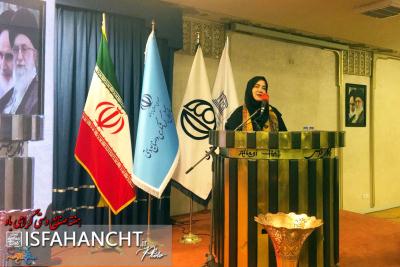 تنومندترین درخت صنایع‌دستی ایران در اصفهان به بهار نشسته است