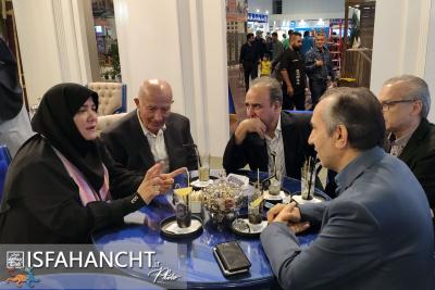 اتاق ایرانی با چیدمان صنایع‌دستی در هتل‌های اصفهان ایجاد می‌شود