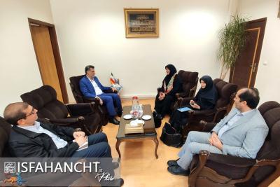 صنایع‌دستی به تربیت ذهن و شکل‌گیری هویت ایرانی منجر می‌شود / کمیته ترویج و توسعه صنایع‌دستی در اصفهان تشکیل می‌شود