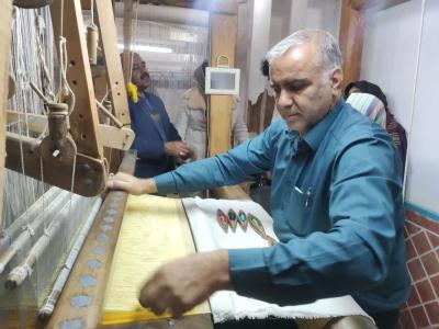 مرکز هنرهای سنتی، نساجی در حال فراموشی کاشان را احیا کرد